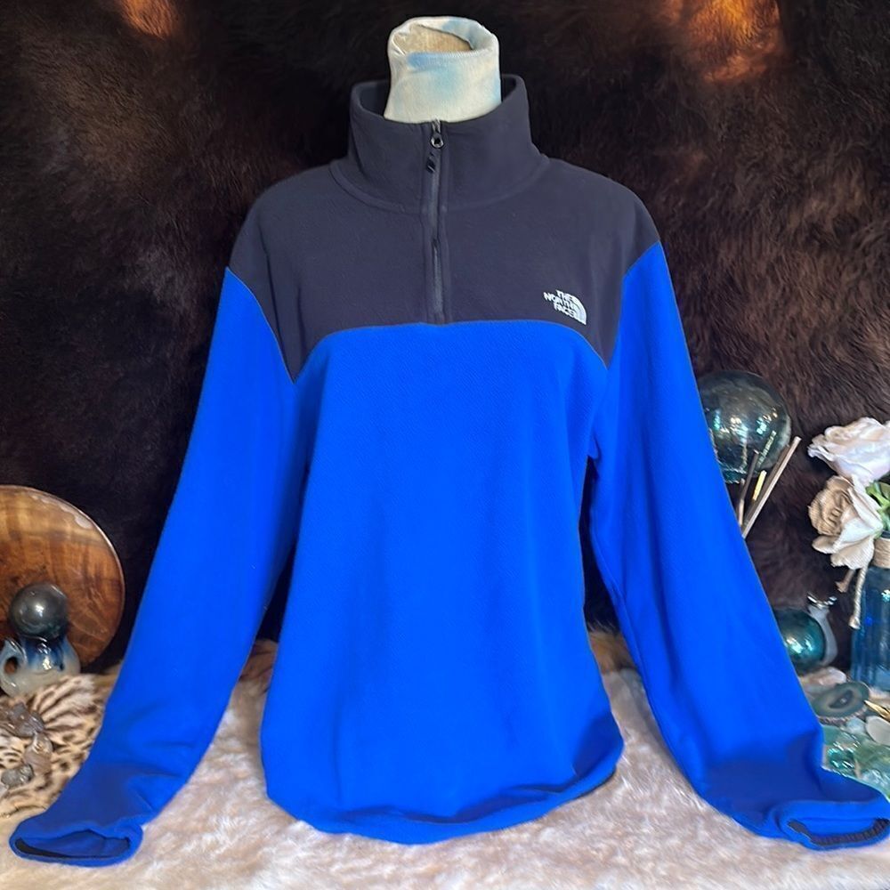 The North Face pullover L (899)